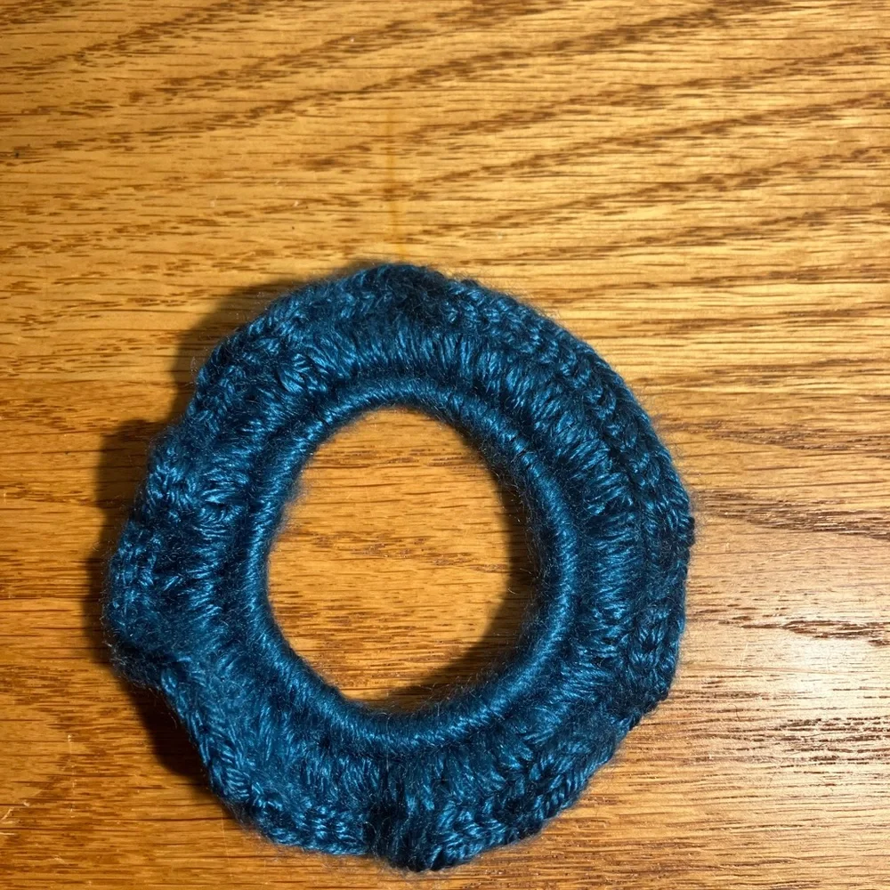 Daisymaeshop SUPER scrunchie set. In purple and blue . Handmade by me!